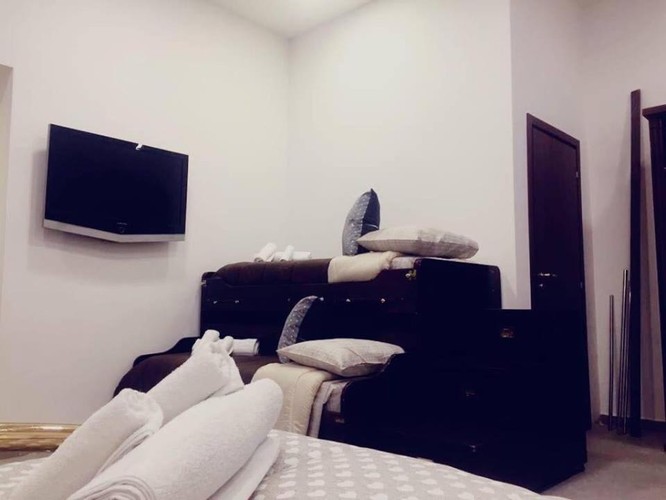 Room Don Carlo เนเปิลส์ ภายนอก รูปภาพ