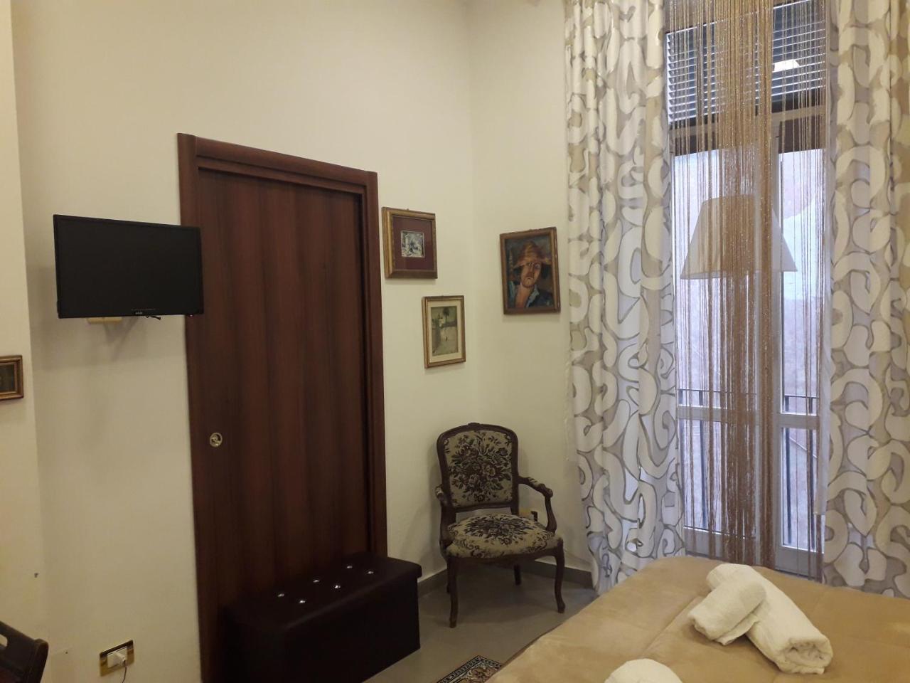 Room Don Carlo เนเปิลส์ ภายนอก รูปภาพ